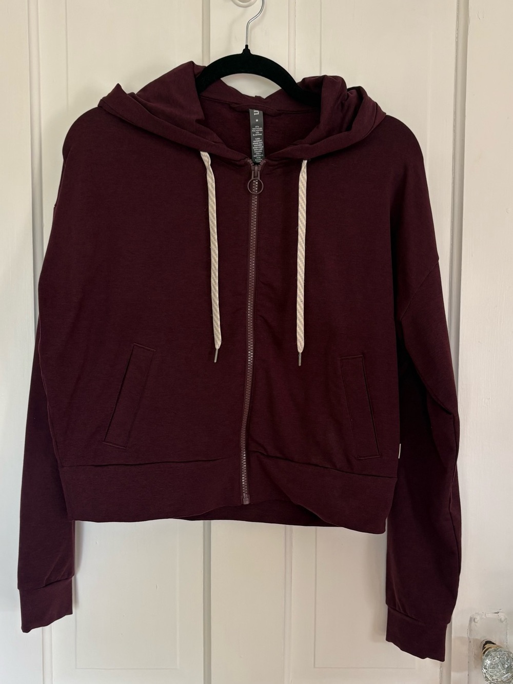 Women’s Medium VUORI Hooded Athletic Jacket Maroon